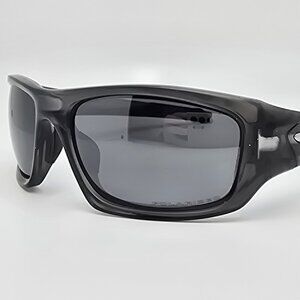 *SOLD* Oakley OO9236-06 Valve Matte Smoke Frame Polarized Black Lens Sunglasses